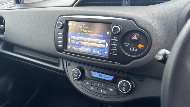 Toyota Yaris 1.5 Hybrid Icon Tech 5dr CVT Hybrid Hatchback